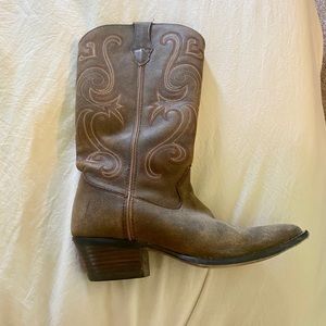 Women’s leather cowboy boots